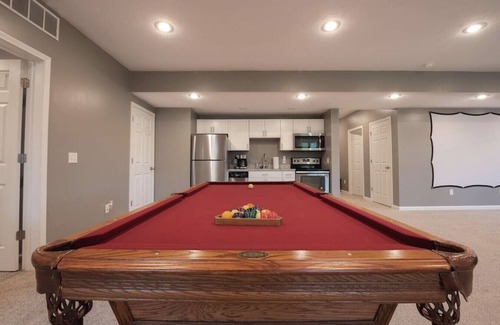 Bloomington House | Amazing Home Near IU's Campus with INDOOR Basketball Gym & Weight Room