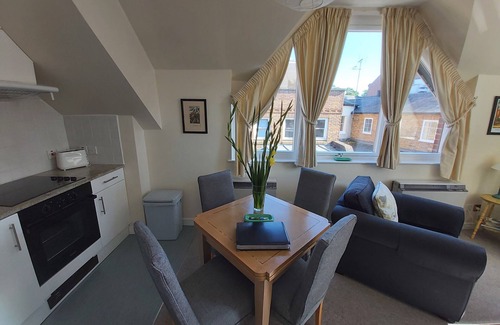 Windsor City Centre Apartment | AMAZING LOCATION! STAY RIGHT IN THE TOWN CENTRE - JUST STEPS FROM ALL AMENITIES