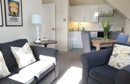 Windsor City Centre Apartment | AMAZING LOCATION! STAY RIGHT IN THE TOWN CENTRE - JUST STEPS FROM ALL AMENITIES