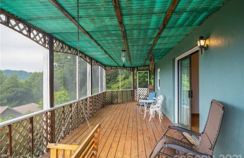 Burnsville Ski Chalet | Amazing Mountain Views at Blue Bird Cabin Come Enjoy Our Home