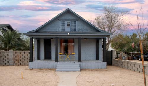 Governmental Mall House | Amazing NEW Oasis Pool, Mins to DT & PHX Airport