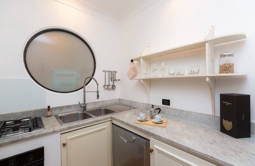 Rione XI Sant'Angelo Apartment | Amazing New Penthouse with Terrace Jewish Ghetto