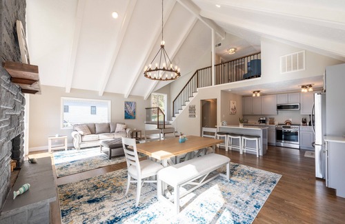 Treasure Lake Ski Chalet | Amazing Newly Remodeled Waterfront Home