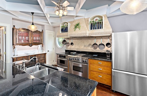 King City House | AMAZING Ocean Views! Fabulous Property, Heated Pool and Spa, Walk to Village