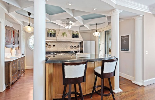 King City House | AMAZING Ocean Views! Fabulous Property, Heated Pool and Spa, Walk to Village