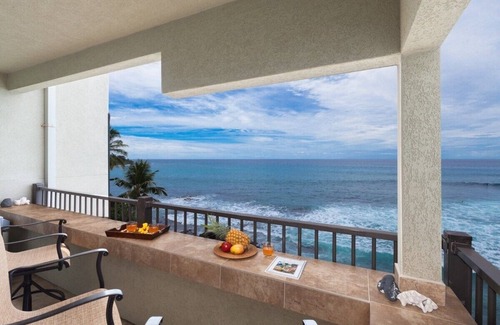 Kailua-Kona Condo | Amazing 🏄‍♀️ Oceanfront Penthouse 🐬 Newly Renovated! - Banyan Tree 403C 🌅