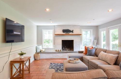 East Orleans House | Amazing Outdoor Space Access to Town Cove