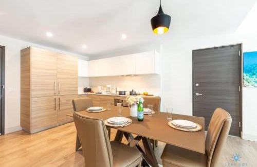 Hollywood Apartment | Amazing Pool - Hot Tub - Hollywood Beach Haven