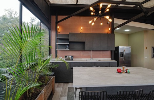 Medellin Apartment | Amazing Roofftop Apartment 3BDRM +Big Jacuzzi @Medellin's History District