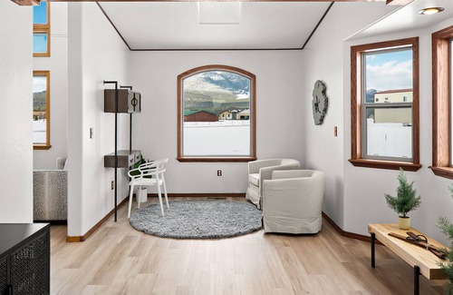Baderville House | Amazing San Francisco Peak mountain views & Snowbowl minutes away from Suzette Lane