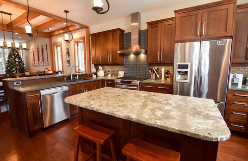 Silver Star Mountain House | Amazing Upgraded Chalet with Everything You Need and It's ALL Yours - No Suite