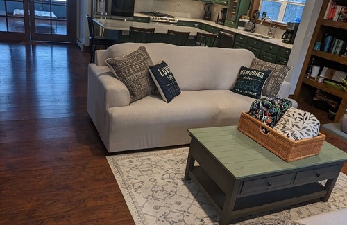 Highland Lake Cabin | Amazing updated Lakeside/Near Hiking,skiing,water rafting/Gameroom/Dog friendly