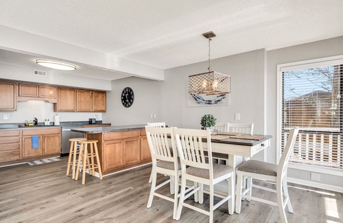 Lakeland House | Amazing Views Close to the Strip - Private Dock!