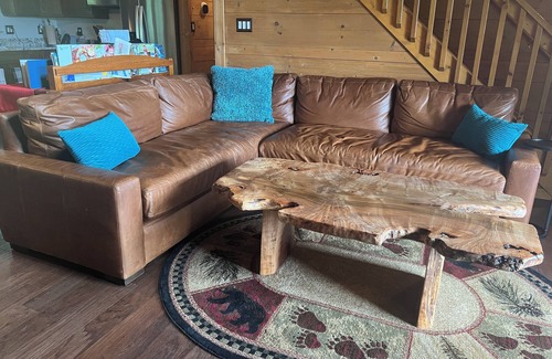 Hiawassee Cabin | Amazing Views! Creekside Cabin, Wrap Around Porch, Close to Town! Dogs Welcome!