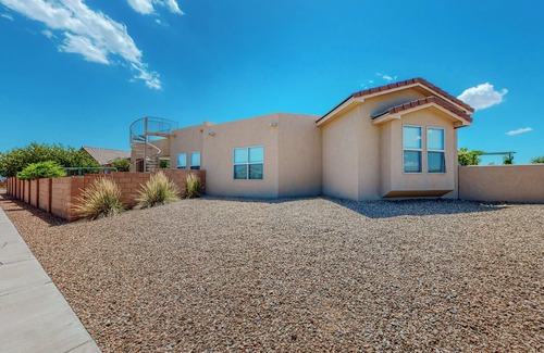 Westside House | AMAZING VIEWS! Large 4-BR home with hot tub and rooftop deck overlooking ABQ