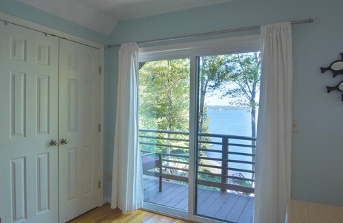 Huddleston House | Amazing Views on Smith Mountain Lake! Diving board, water slide
