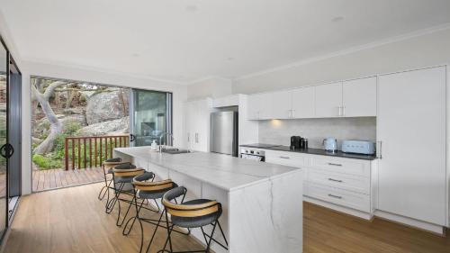 Killcare Heights House | Amazing Views, Stunning Beaches and Beautiful Bushwalks