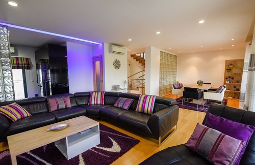 Lagos Villa | Amazing villa with sea views and just 450 metres to the beach & Marina