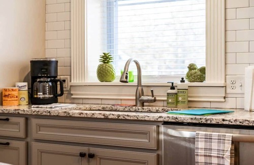 Central West End House | Amazing Vintage Mansion | Sleeps 16 /ABODEbucks