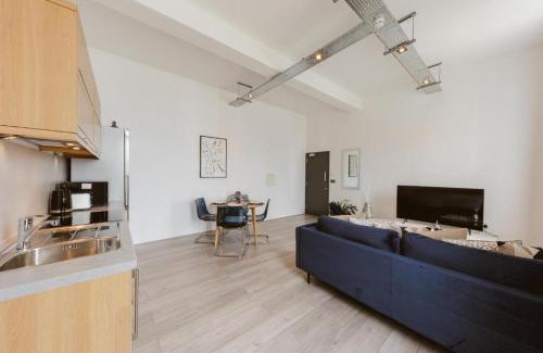 Turnham Green Apartment | Amazing warehouse conversion apartment in Chiswick