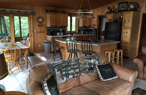 Hayward Cabin | Amazing Waterfront Cabin on Placid Lake