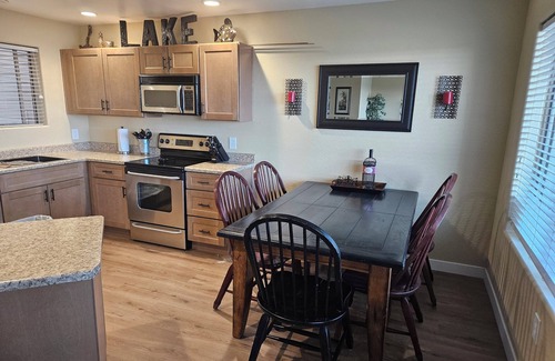 Show Low House | Amazing White Mountain Lake Townhome- 300 acre Private Lake outside Show Low, AZ