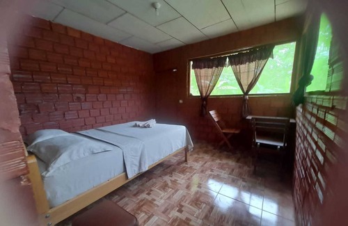 Mazan Cabin | Amazon Queen Lodge