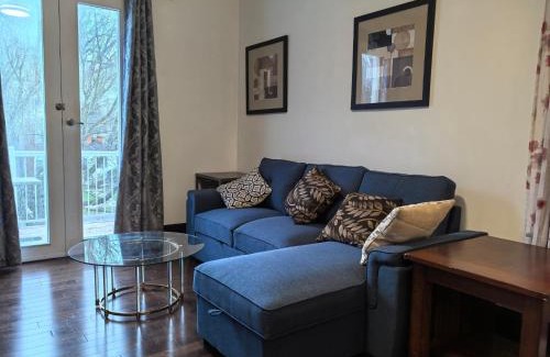 Stratford Hotel | Ambassador's Inn Next Door