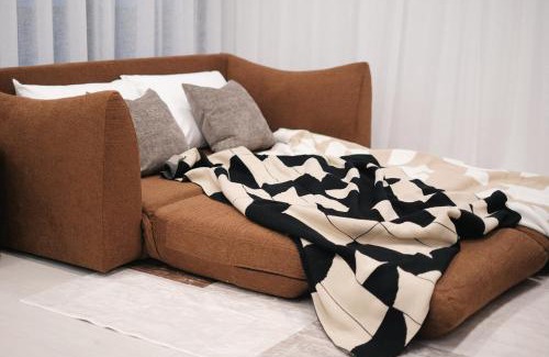 Burwood Apartment | 'Amber' 1 bedroom apt in Burwood with free parking