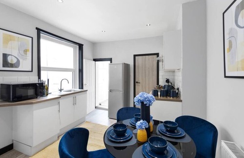 Munster Apartment | Amber and Blue: Newly Renovated Designer Flat