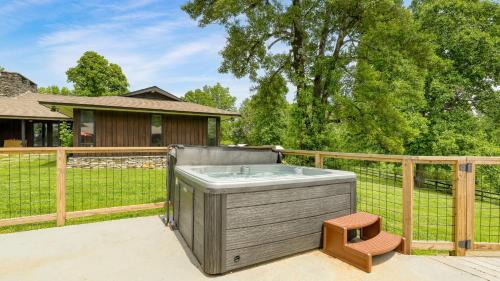 New Market House | Amber Escape by AvantStay 3 Unique Spaces Pool