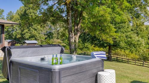 New Market House | Amber Refresh by AvantStay Pool and Hot Tub