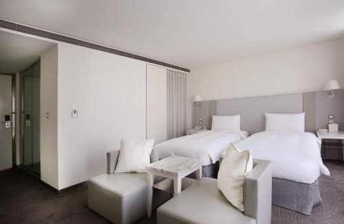 Zhongshan Hotel | Ambience Hotel Taipei