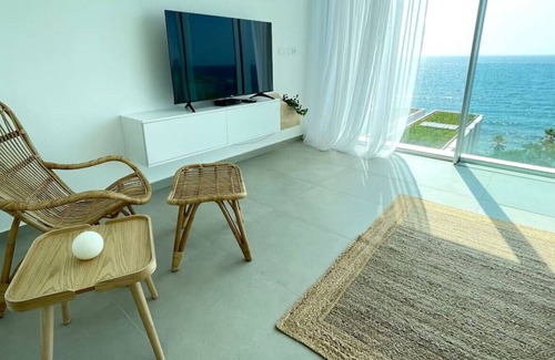 Aamchit Ski Chalet | Amchit Bay Beach Residences 2BR Rooftop w/ Jaccuzi