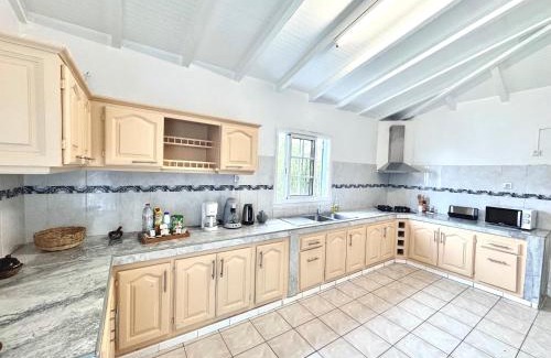 Sainte-Rose Apartment | Ameli'ber