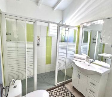 Sainte-Rose Apartment | Ameli'ber