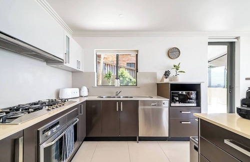 Terrigal Apartment | Amelie - Luxury, Beach View 3 Bedroom Condo - 2 min walk to Terrigal Beach
