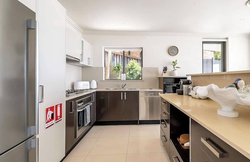 Terrigal Apartment | Amelie - Luxury, Beach View 3 Bedroom Condo - 2 min walk to Terrigal Beach