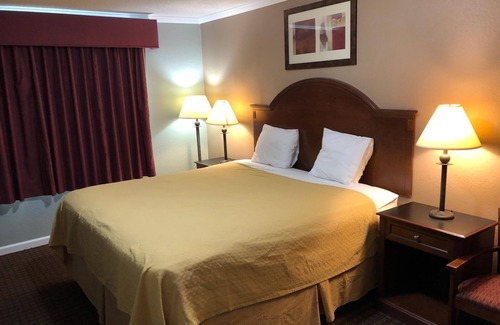 Angola Hotel | American Inn