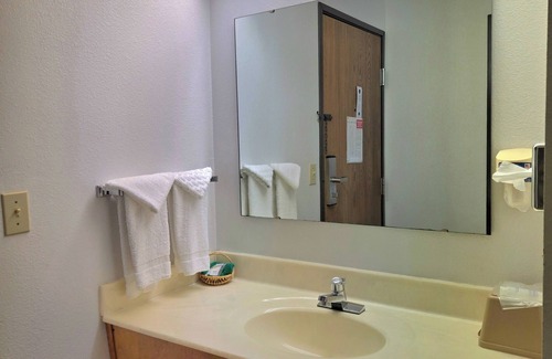 Ozark Hotel | American Inn