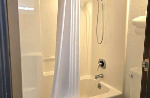 Ozark Hotel | American Inn