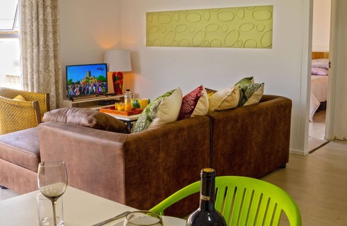 Greater Johannesburg Metropolitan Area Apartment | American Style Apartment - 2 bedrooms