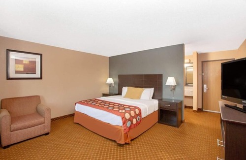Oakdale Hotel | American Suites Coralville Iowa City