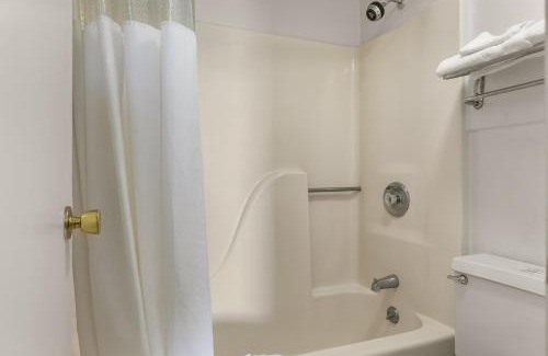 Lincoln Hotel | Americas Best Value Inn - Lincoln