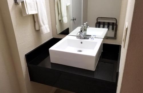 Marshall Hotel | Americas Best Value Inn Marshall