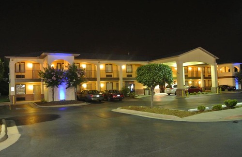 Little Rock Hotel | Americas Best Value Inn and Suites Little Rock