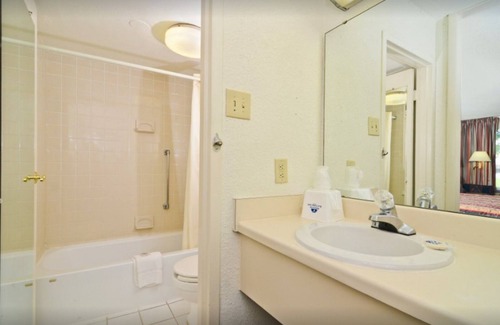 Wilson Apartment | Americas Best Value Inn Wilson - UNIT 14 ONE BED FIRST FLOOR