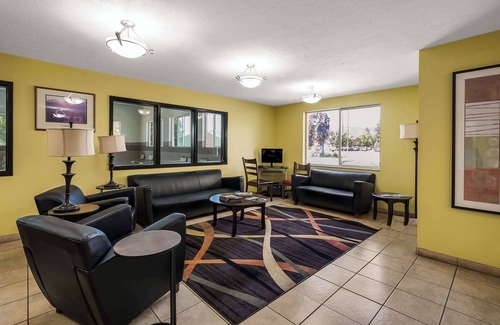 La Grande Hotel | Americas Best Value Sandman Inn