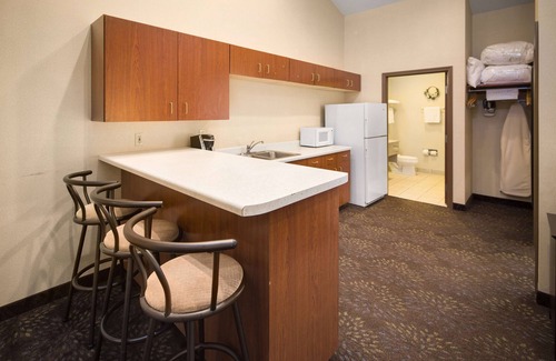 Hill City Hotel | AmericInn by Wyndham Hill City Mt Rushmore