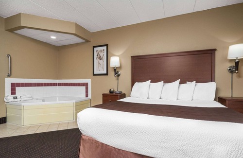 Lake City Hotel | AmericInn by Wyndham Lake City